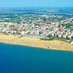 Comfort And Relax By The Pool-beahost Apartman Bibione