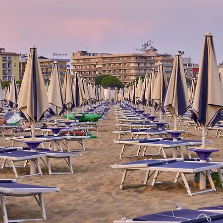 Апартаменти Comfort And Relax By The Pool-beahost *